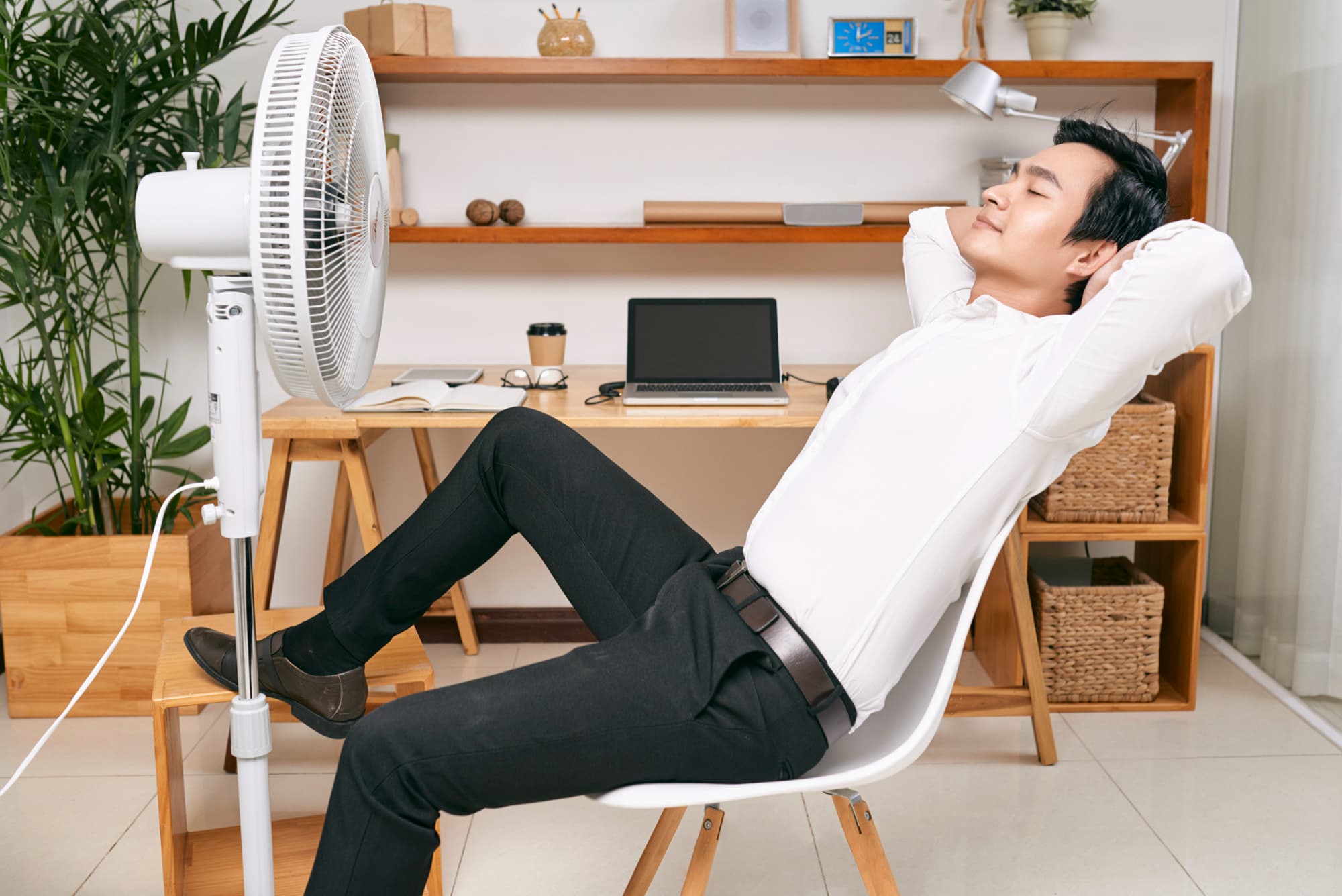  Beat the Heat: Stay Cool and Productive in Your Home Office or Office During Heatwaves